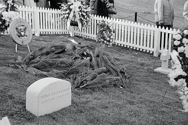 Headstone Wreath Holder Cisne IL 62823